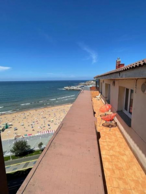Tectum - Ático con terraza en la playa